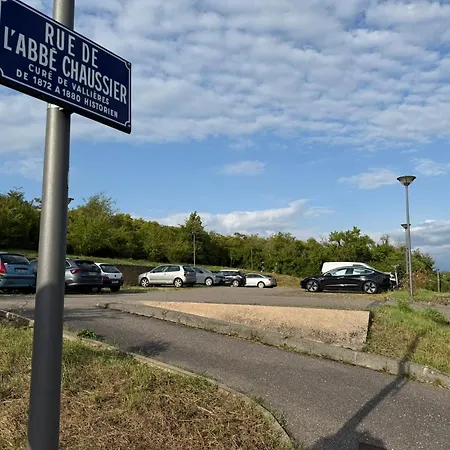 ☆ Les Pieds Sur Terre ☆ Confort ☆ Netflix ☆ *